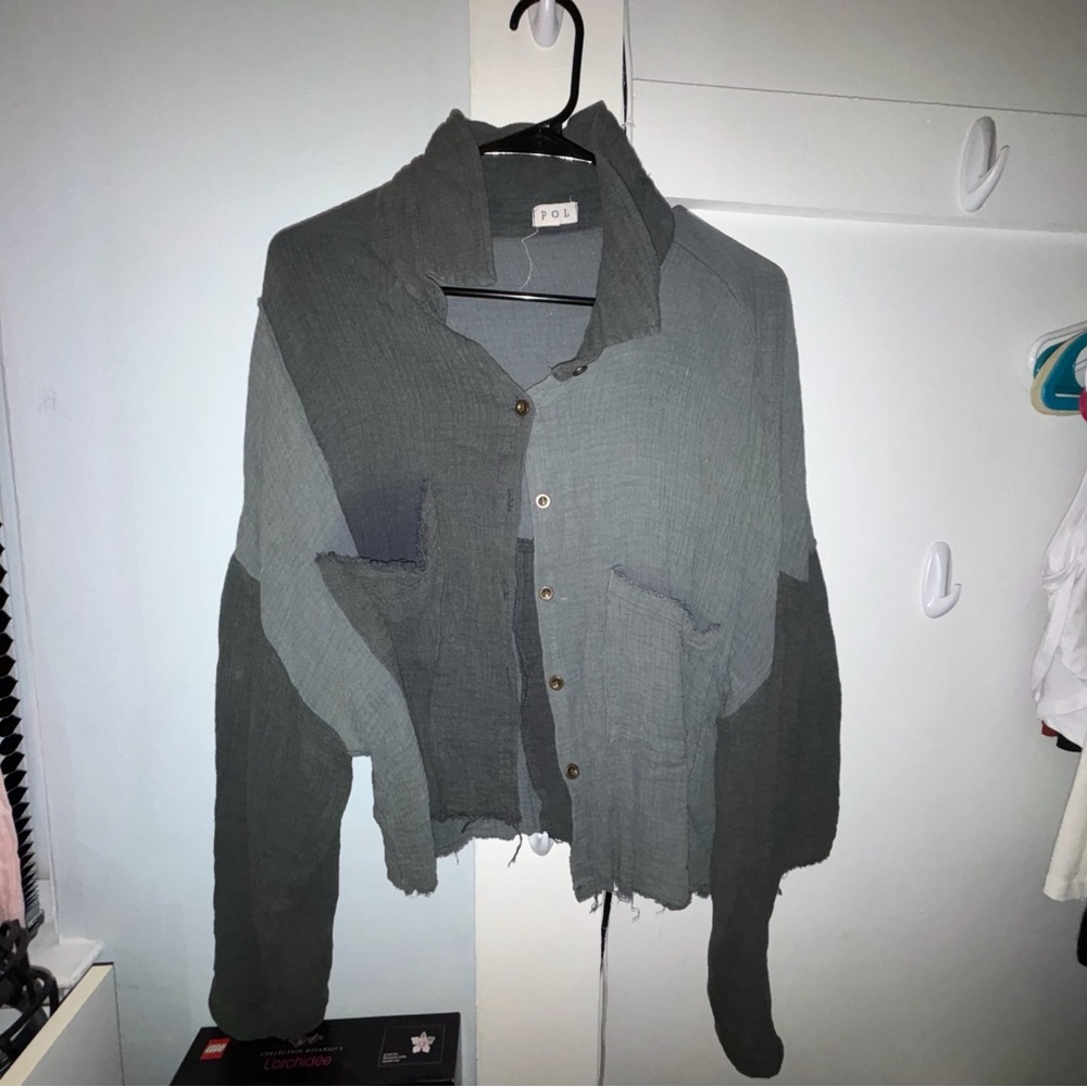 Green Cropped Button-Down Shirt
